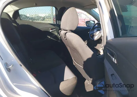 2017 Toyota Yaris Ia z USA, uszkodzony, nr VIN 3MYDLBYV8HY153331